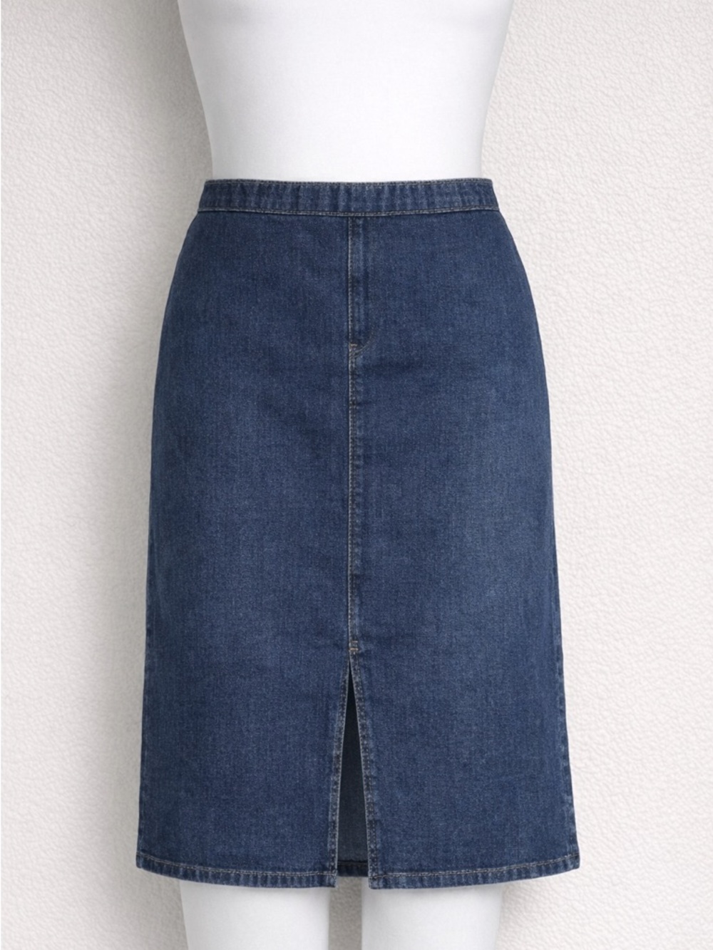 Lee Denim Midi Skirt Size Large –Front Slit, Classic Waistband, Medium‑Dark Wash